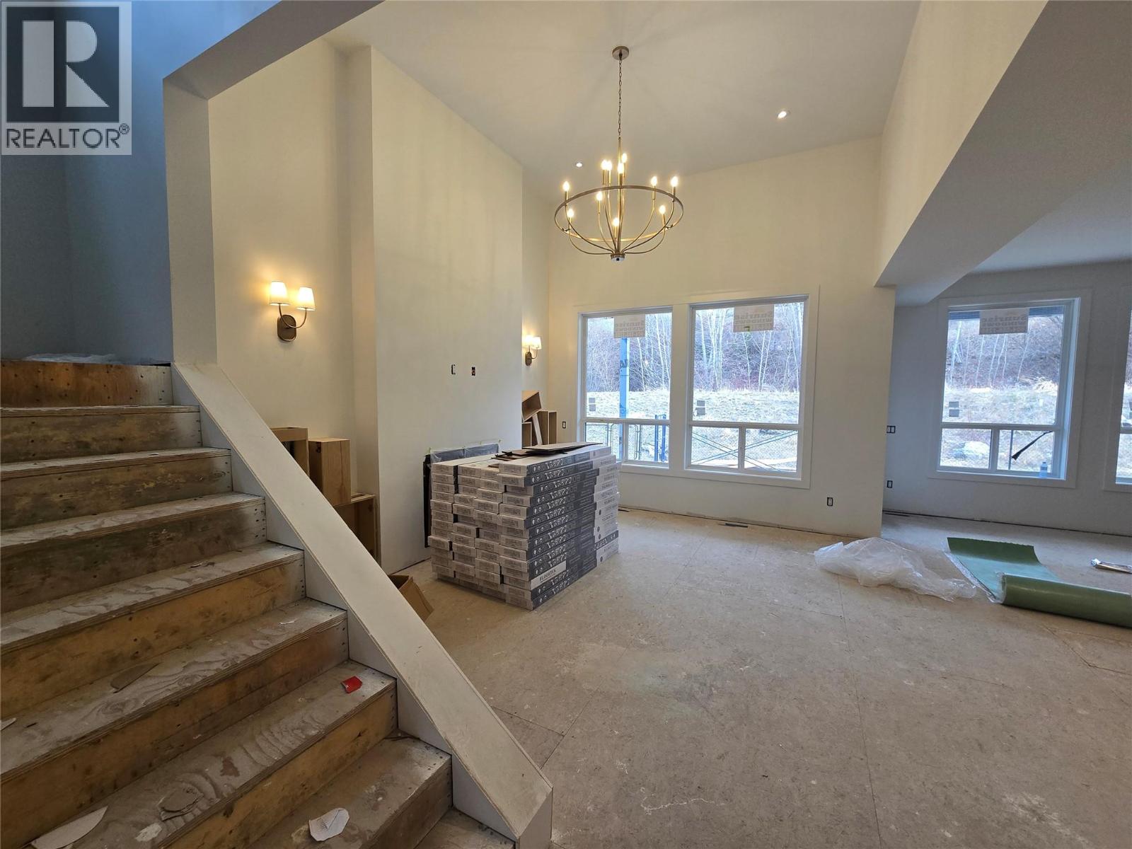  996 Bull Crescent, Kelowna