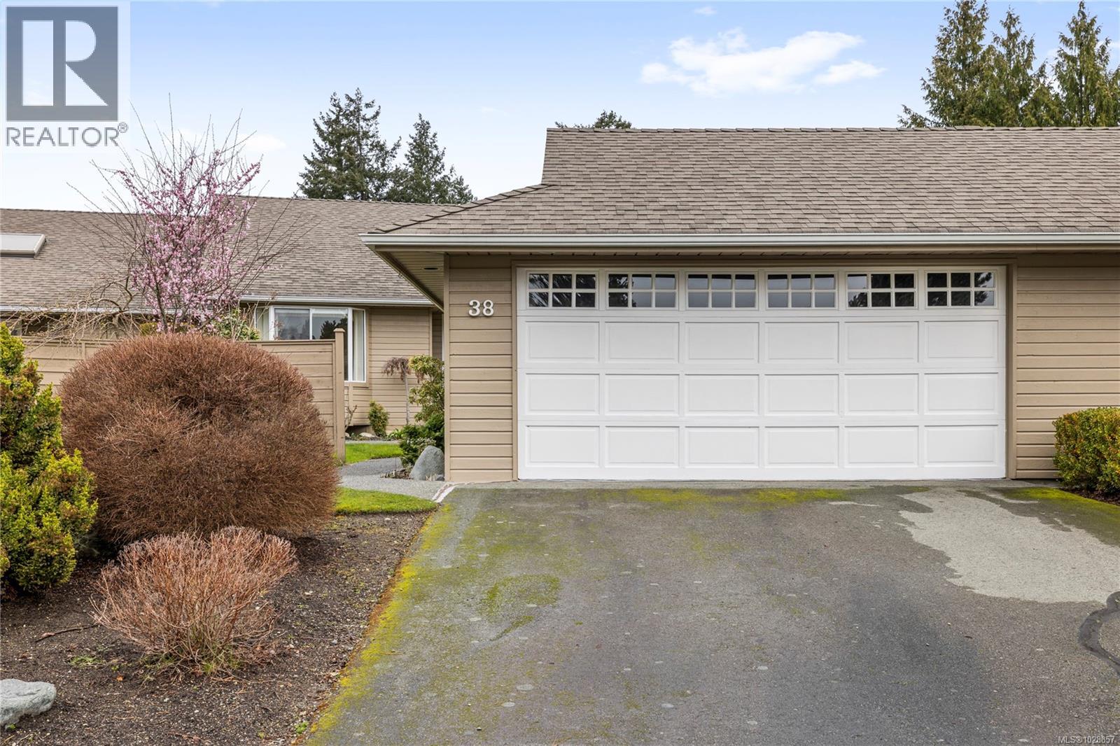 #38 529 Johnstone Rd - 3