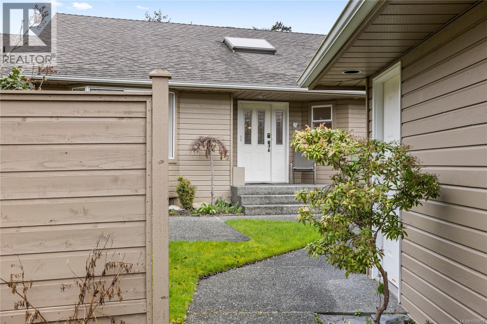 #38 529 Johnstone Rd - 4