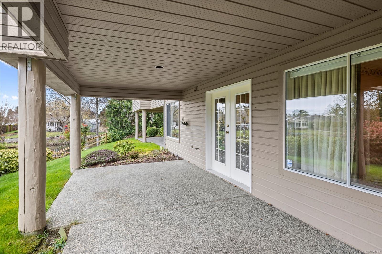 #38 529 Johnstone Rd - 35