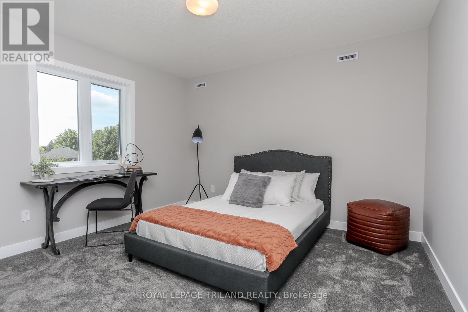 24 HARROW LANE, St. Thomas, Ontario
