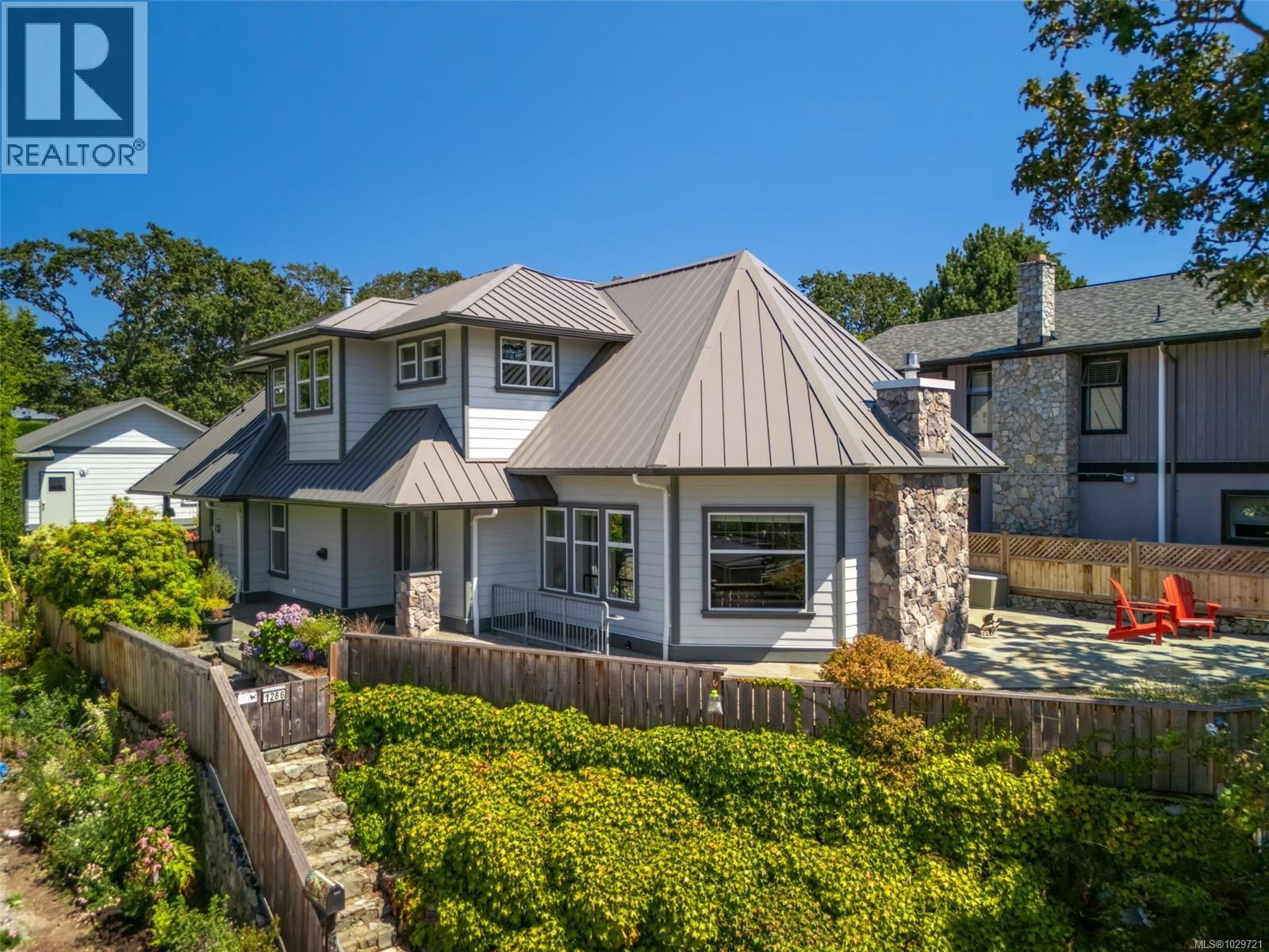  1286 Ocean View Drive, Saanich