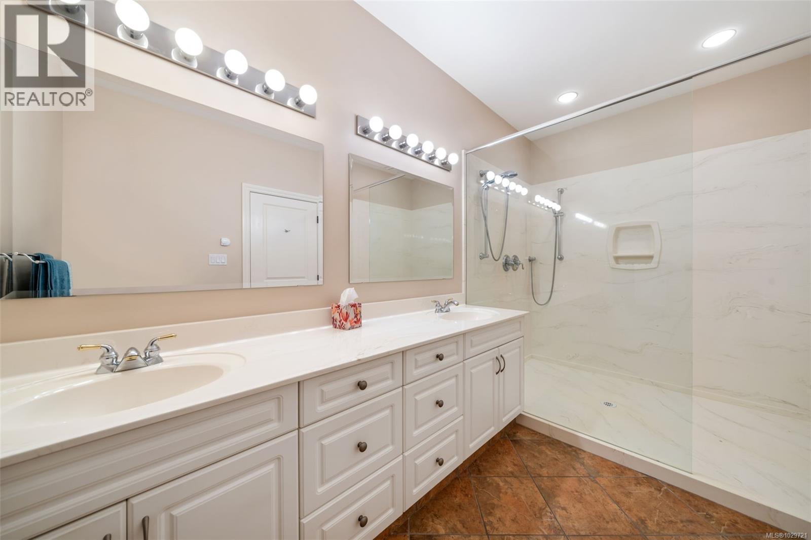  1286 Ocean View Drive, Saanich