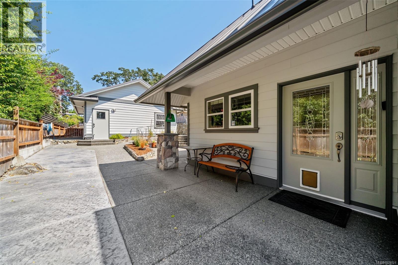  1286 Ocean View Drive, Saanich