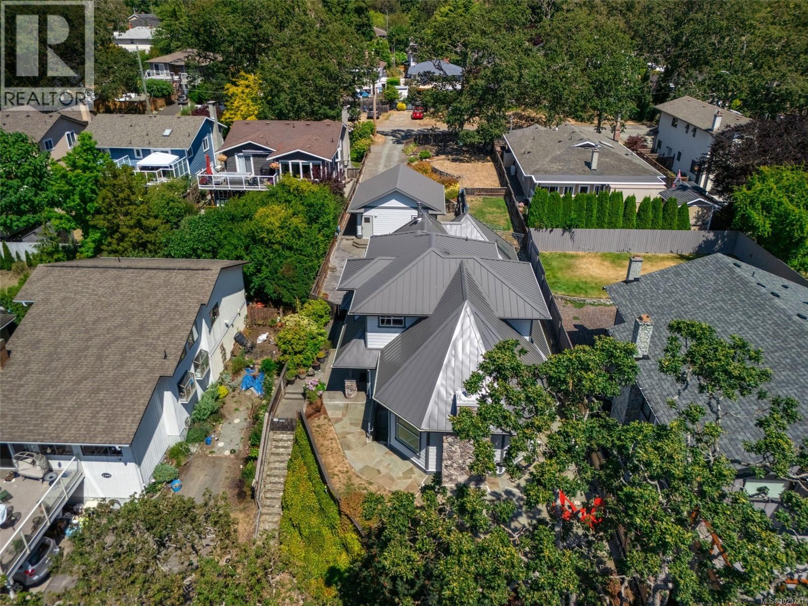  1286 Ocean View Drive, Saanich