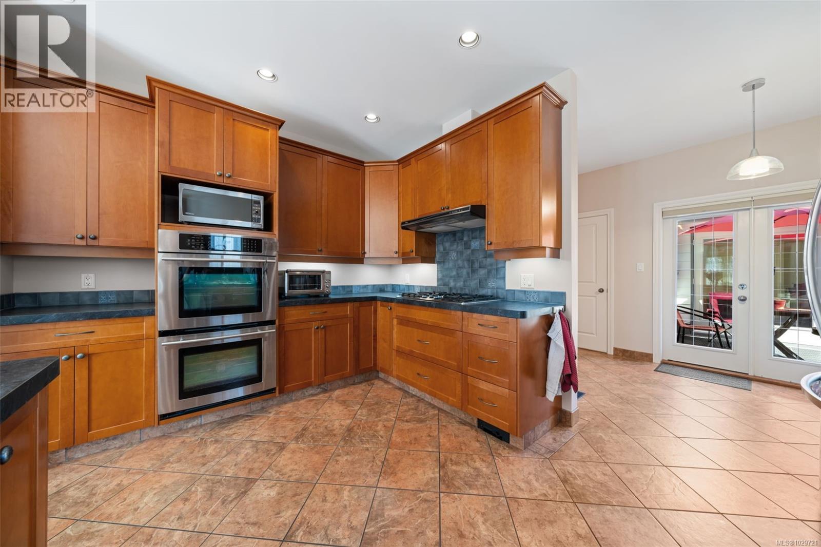  1286 Ocean View Drive, Saanich