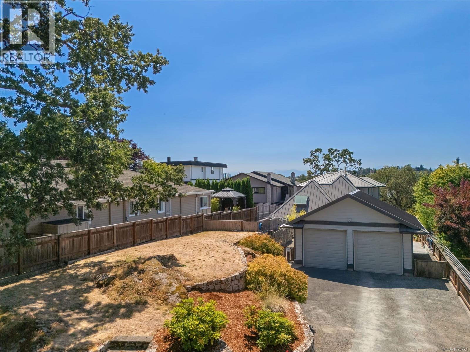  1286 Ocean View Drive, Saanich