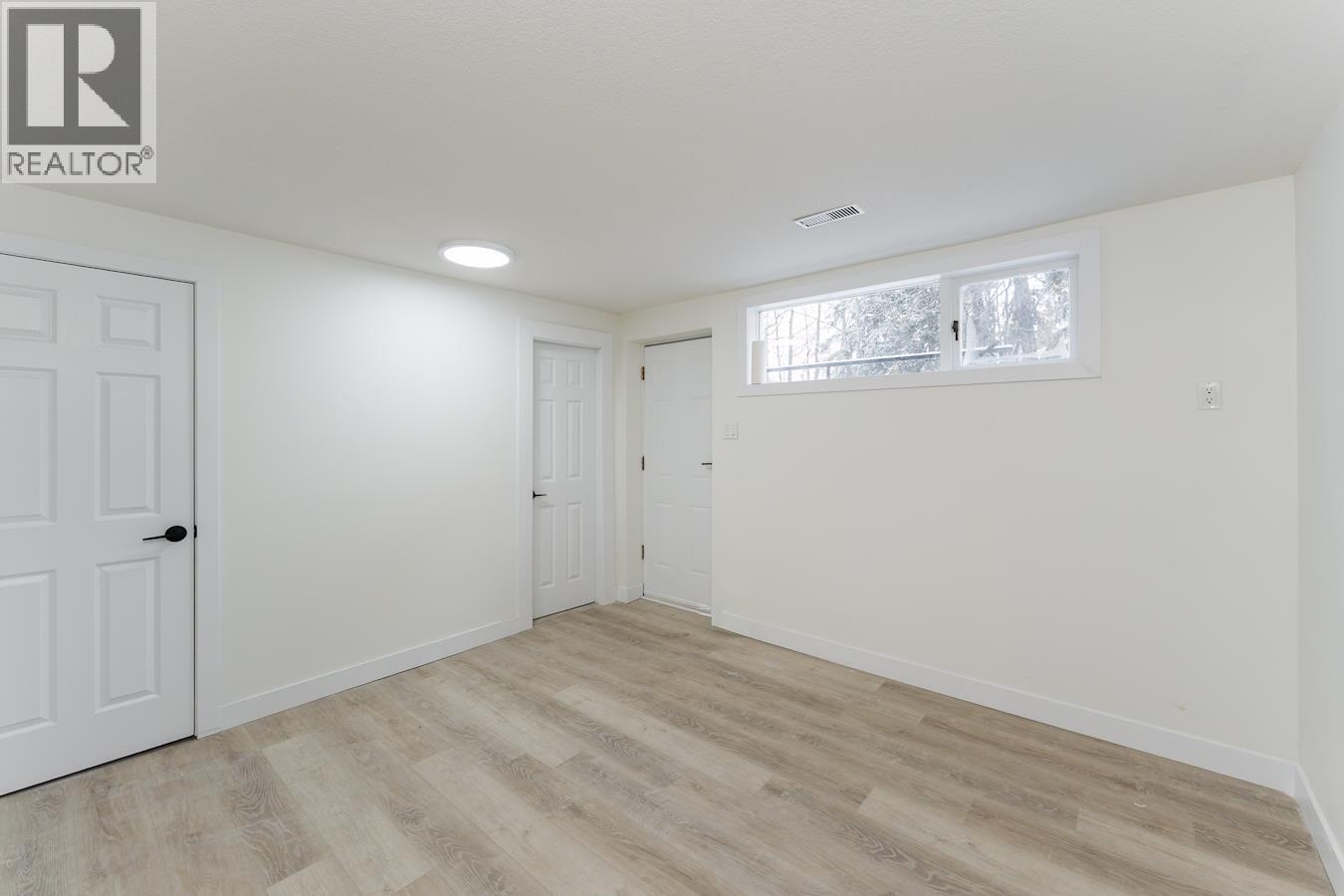 7790 QUEENS CRESCENT - 30