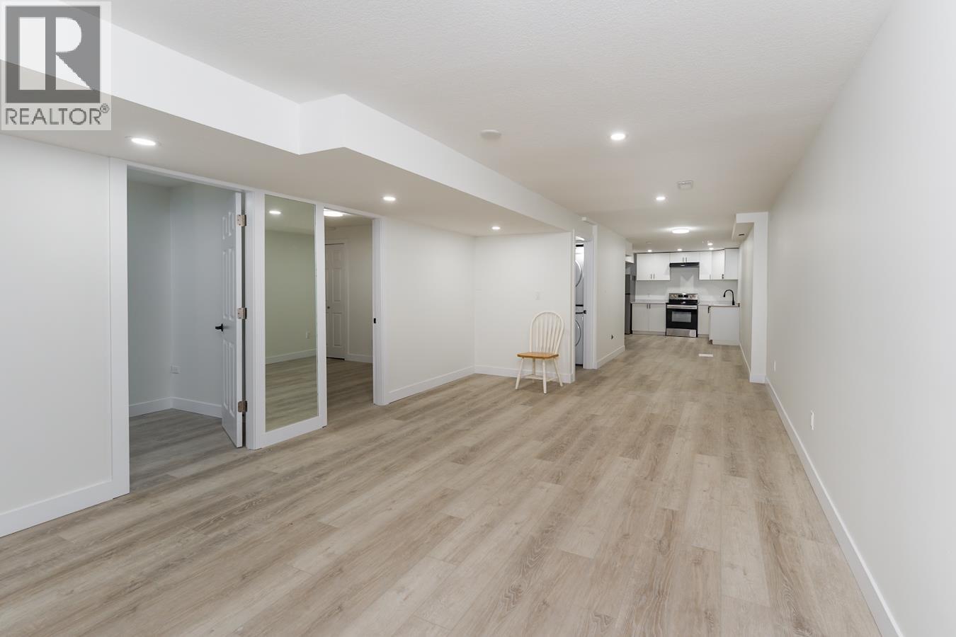 7790 QUEENS CRESCENT - 36