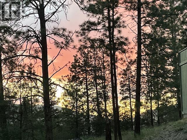  21825 Garnet Valley Road, Summerland