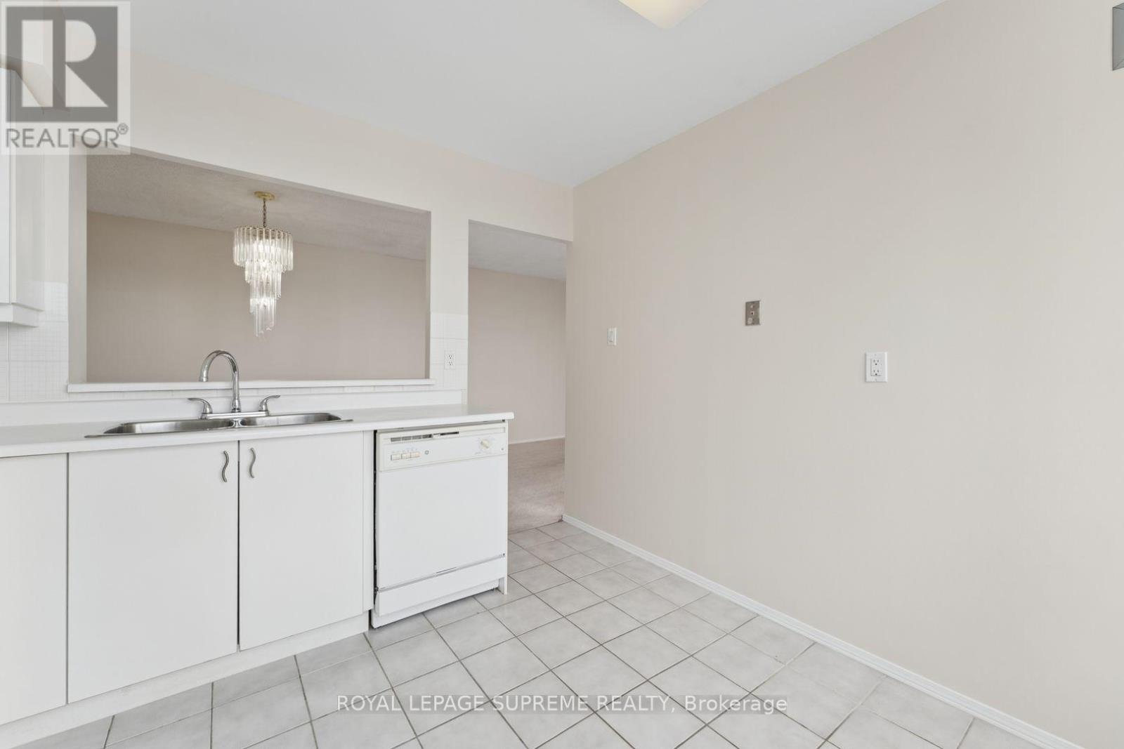 #914 55 ELM DRIVE W - 10