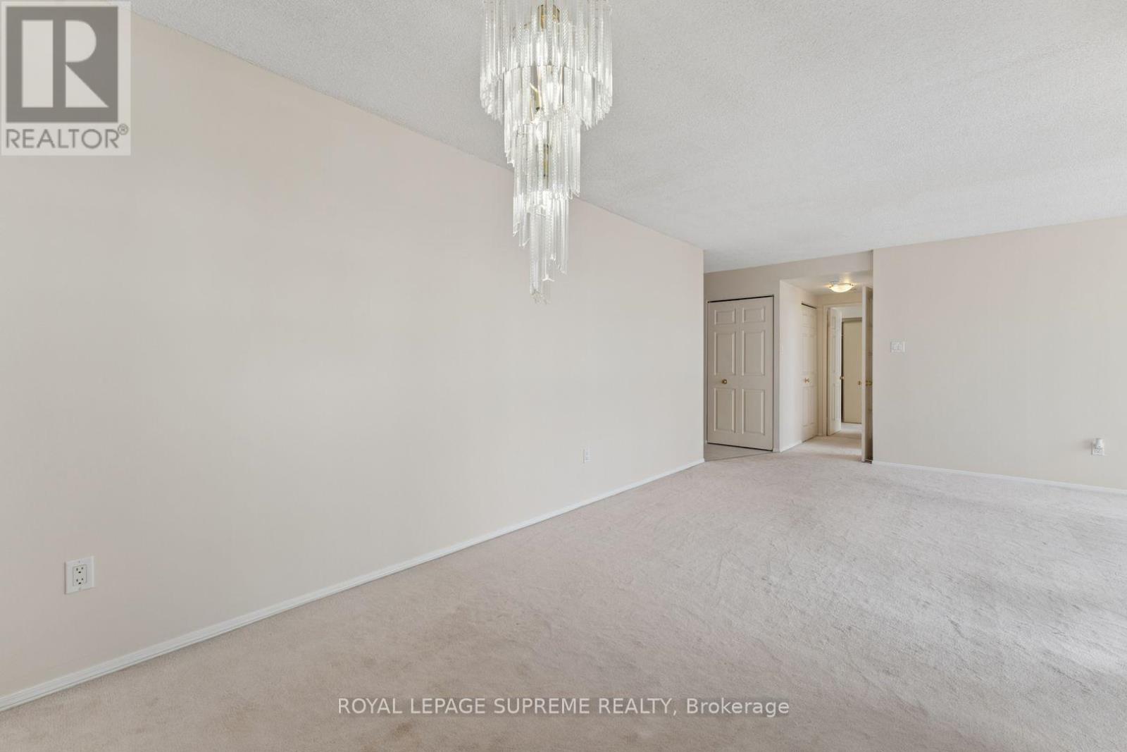 #914 55 ELM DRIVE W - 14