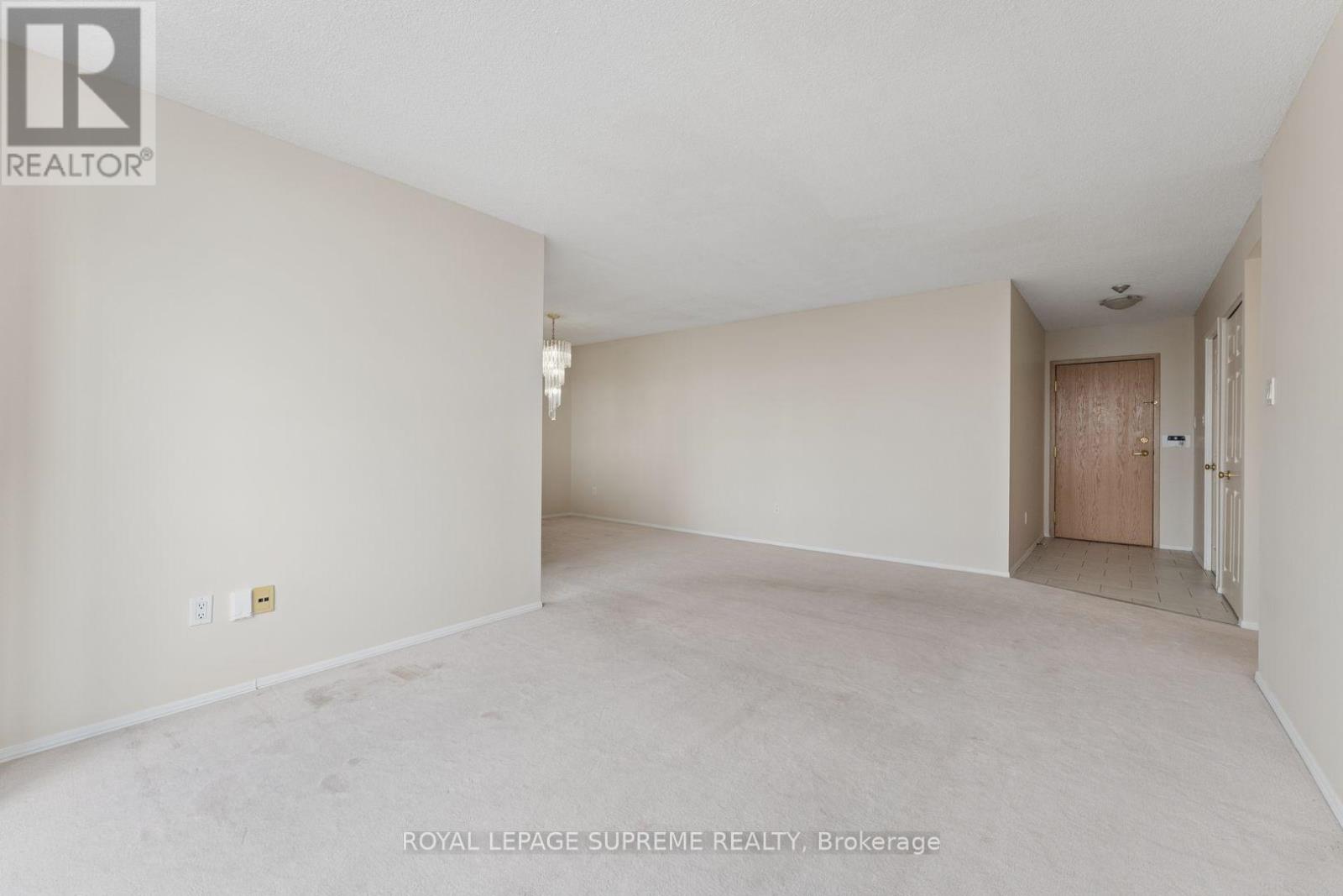 #914 55 ELM DRIVE W - 15