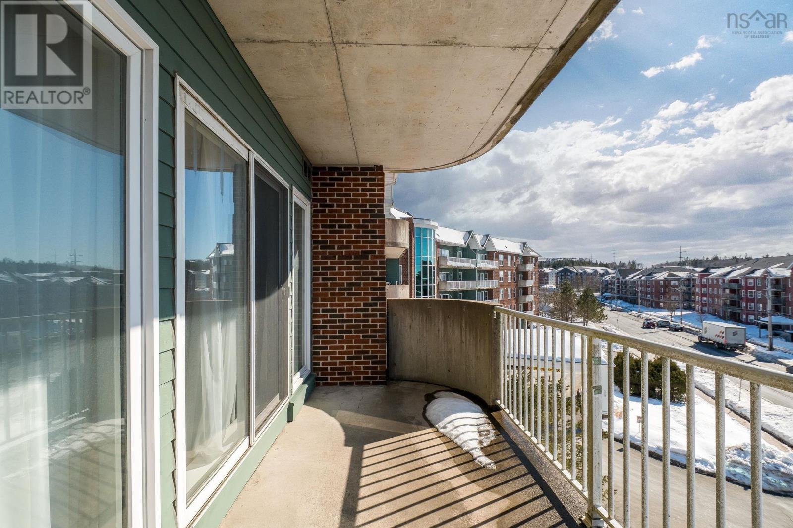 Property 19 of 34 of 405 429 Parkland Drive