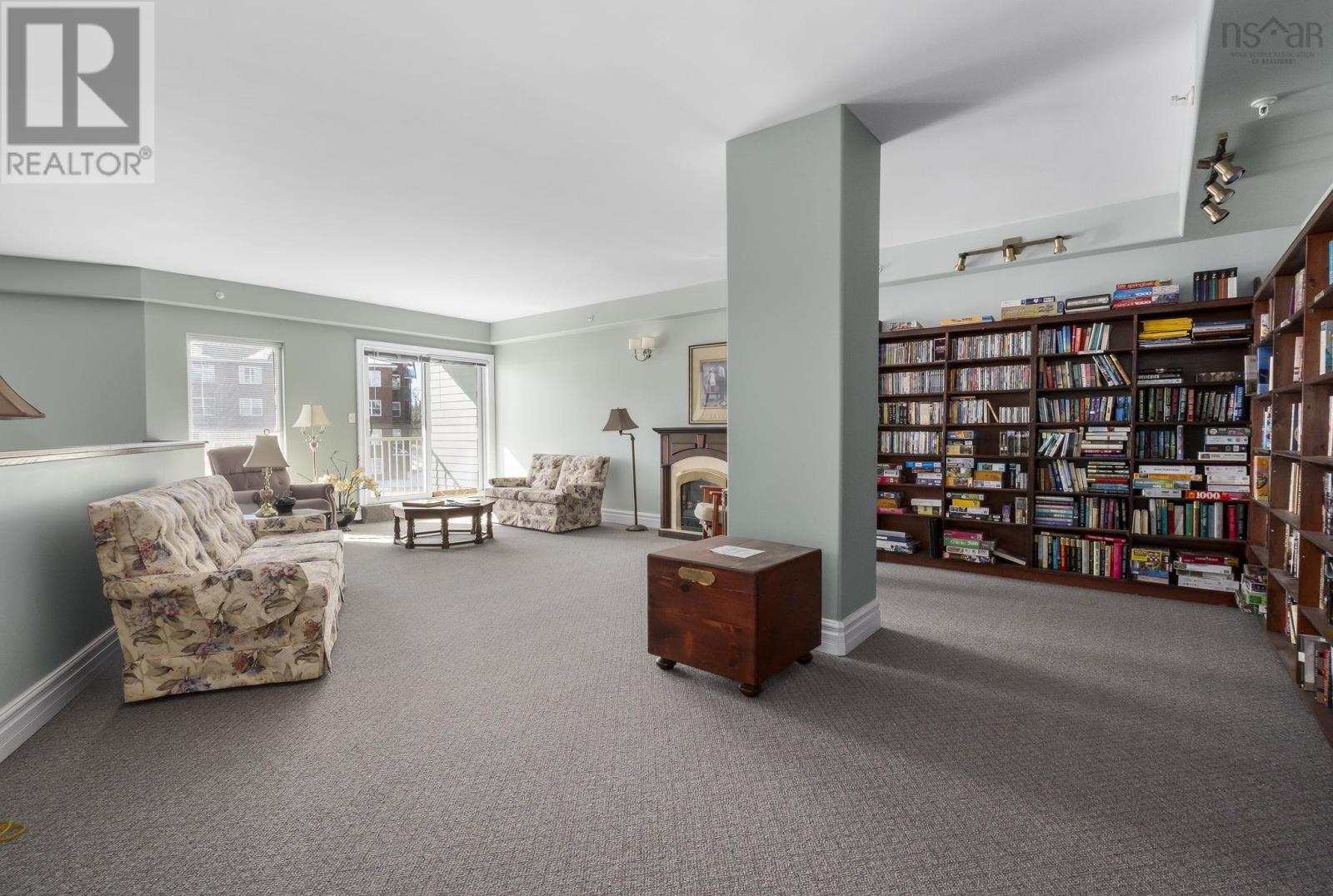 Property 3 of 34 of 405 429 Parkland Drive