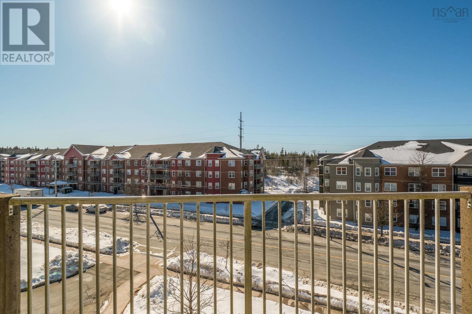 Property 13 of 34 of 405 429 Parkland Drive