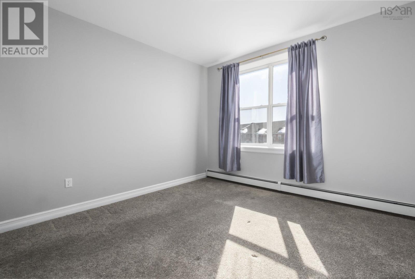 Property 29 of 34 of 405 429 Parkland Drive