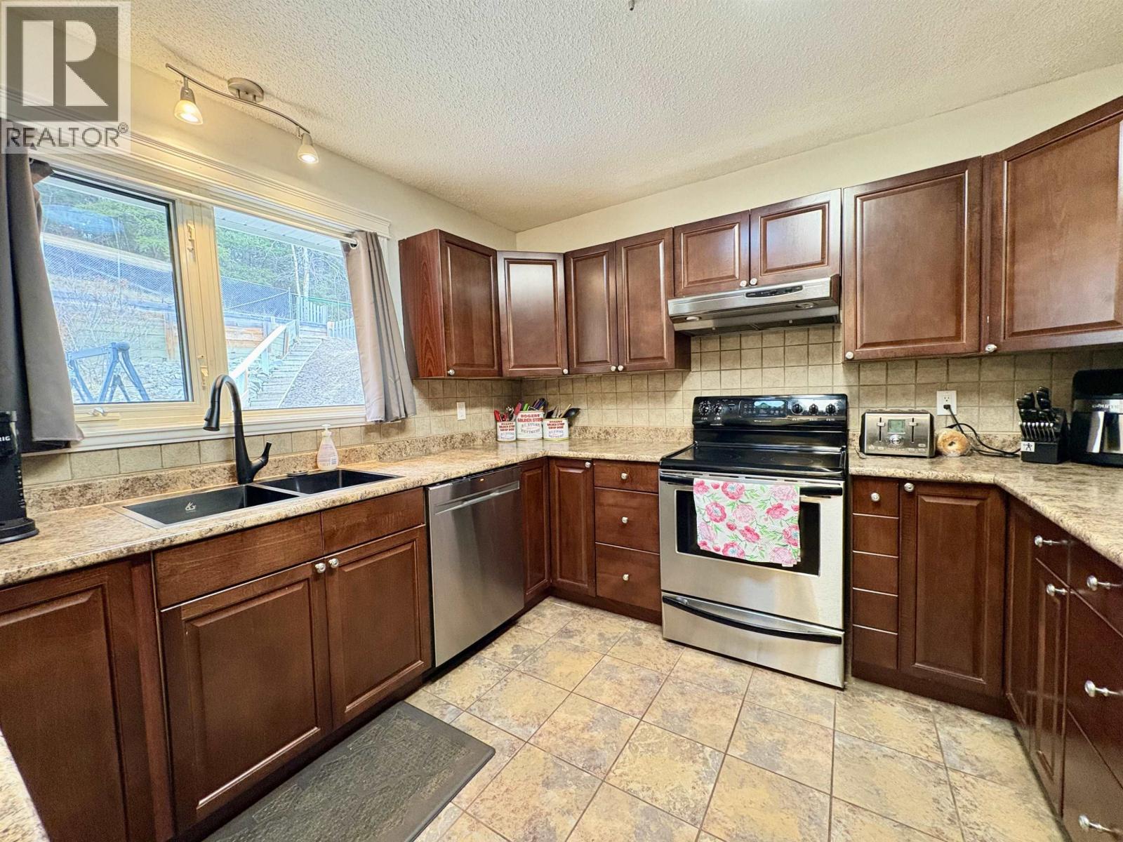 5619 BROCK DRIVE - 10