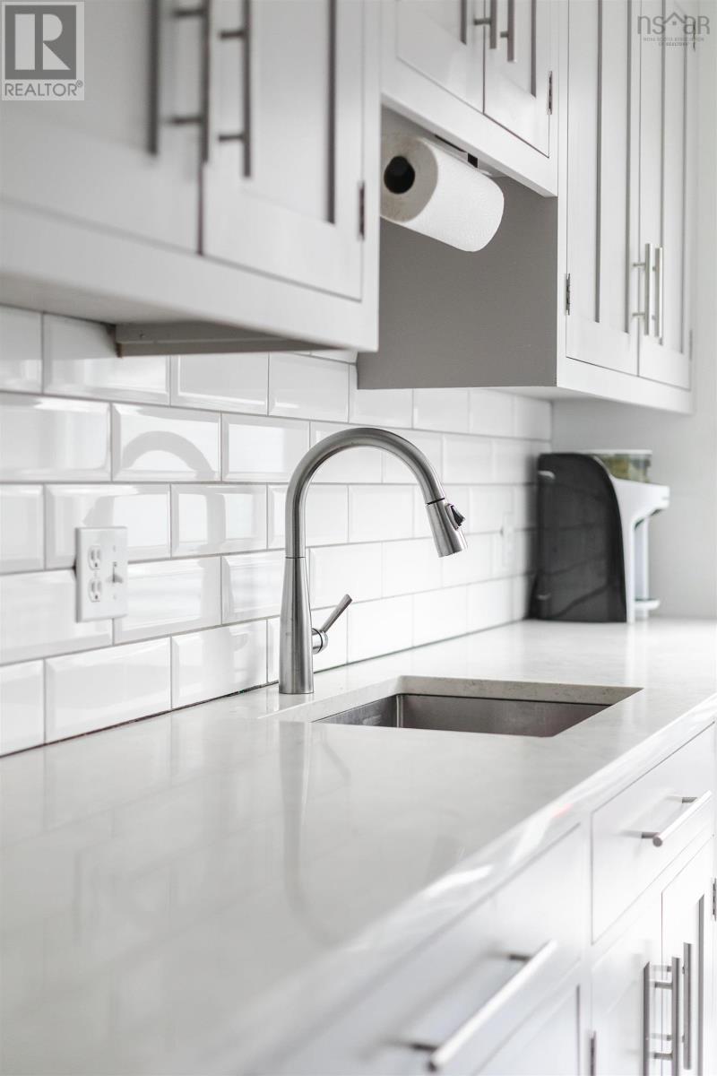 Property 36 of 49 of 1154 - 1156 Queen Street