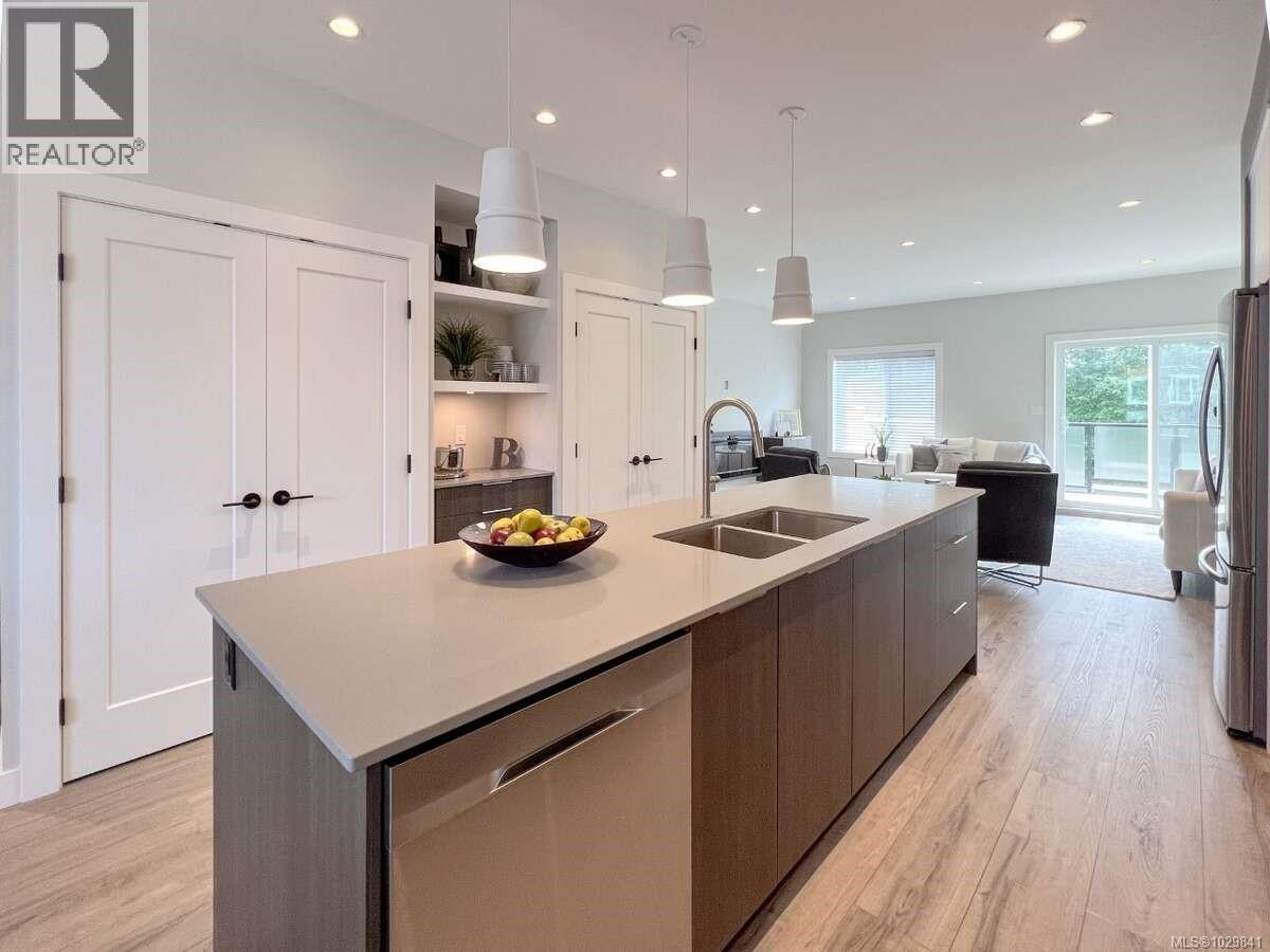 #11 2310 GUTHRIE RD - 17