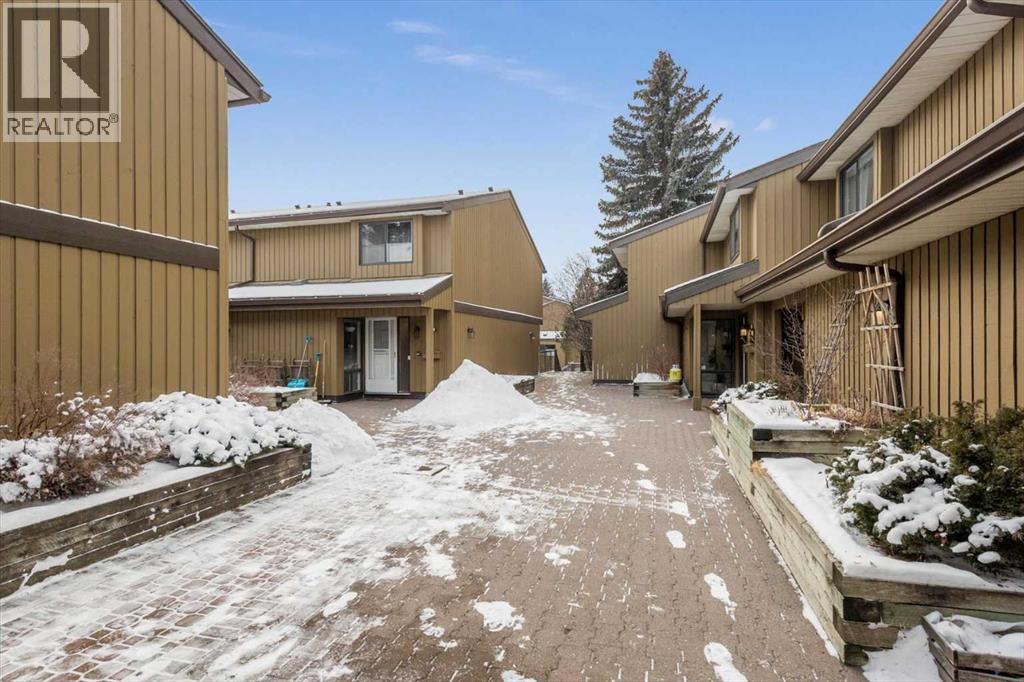 Single Family House 4 Level for Sale in    Avenue SW Lakeview Calgary 