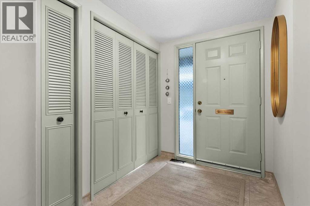 Single Family House 4 Level for Sale in    Avenue SW Lakeview Calgary 