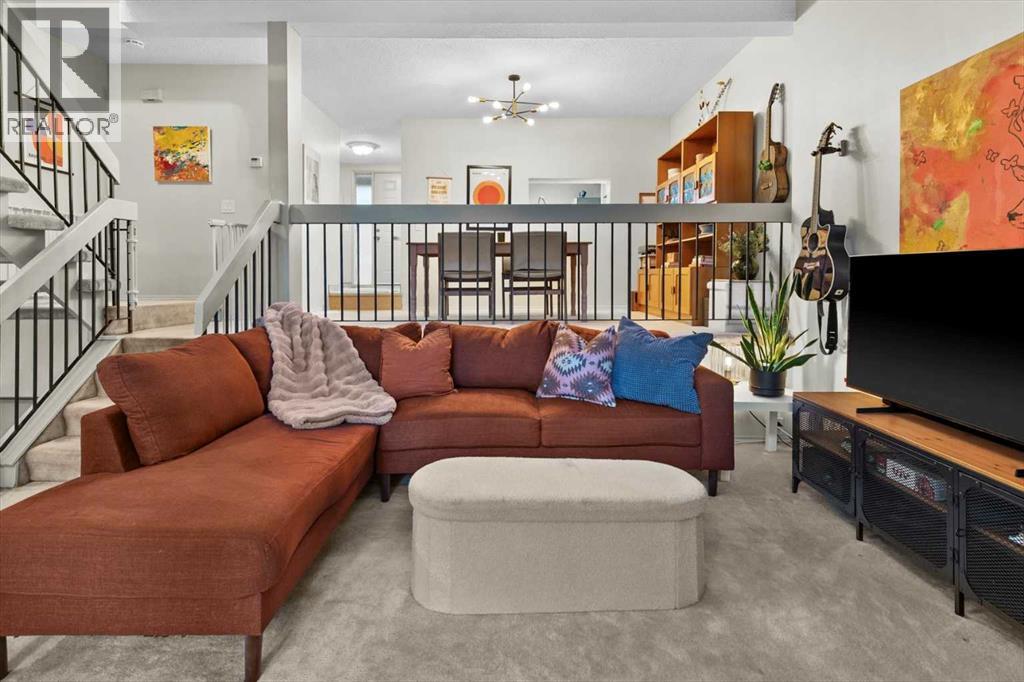 Single Family House 4 Level for Sale in    Avenue SW Lakeview Calgary 