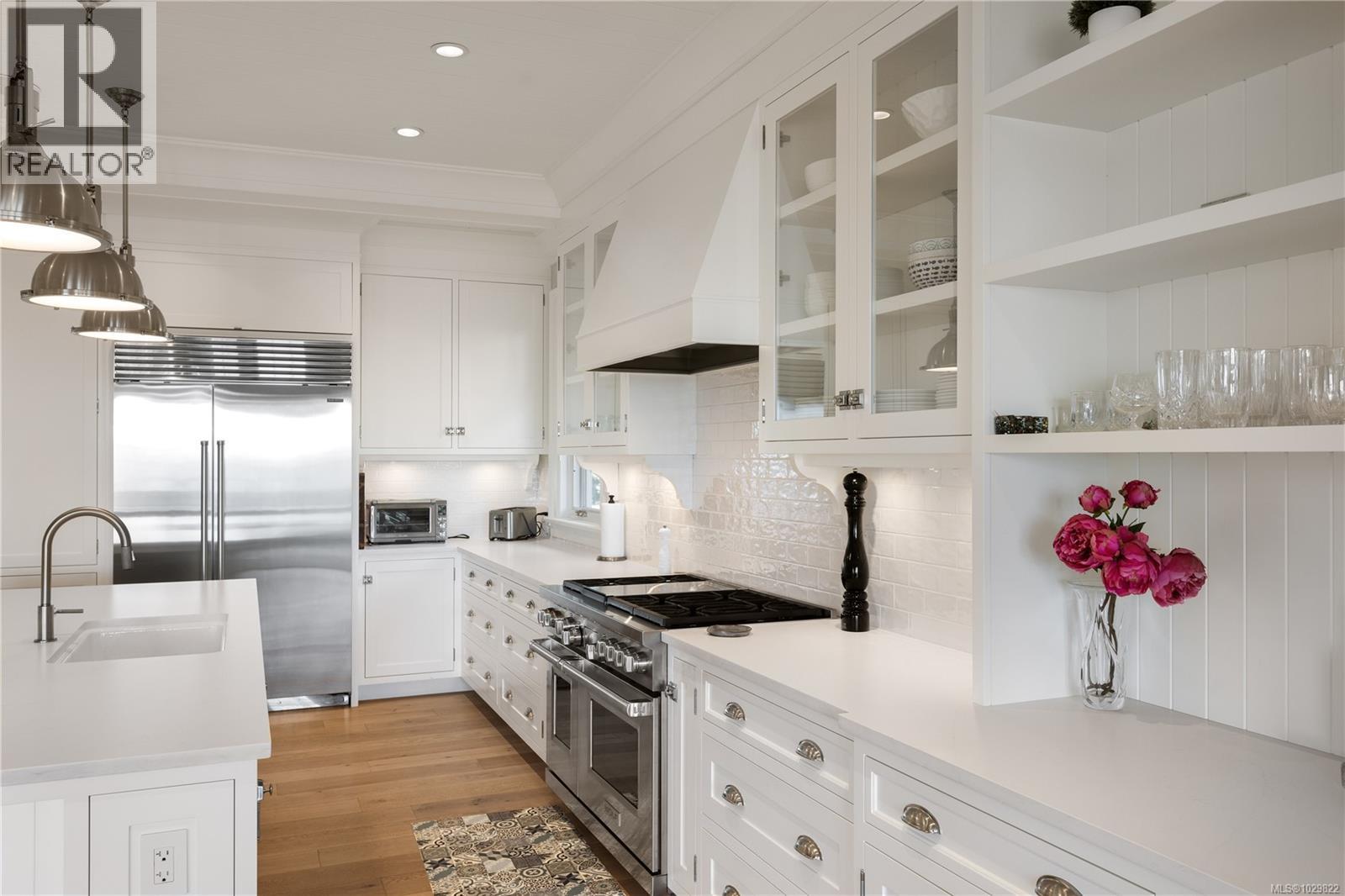  2616 Queenswood Lane, Saanich