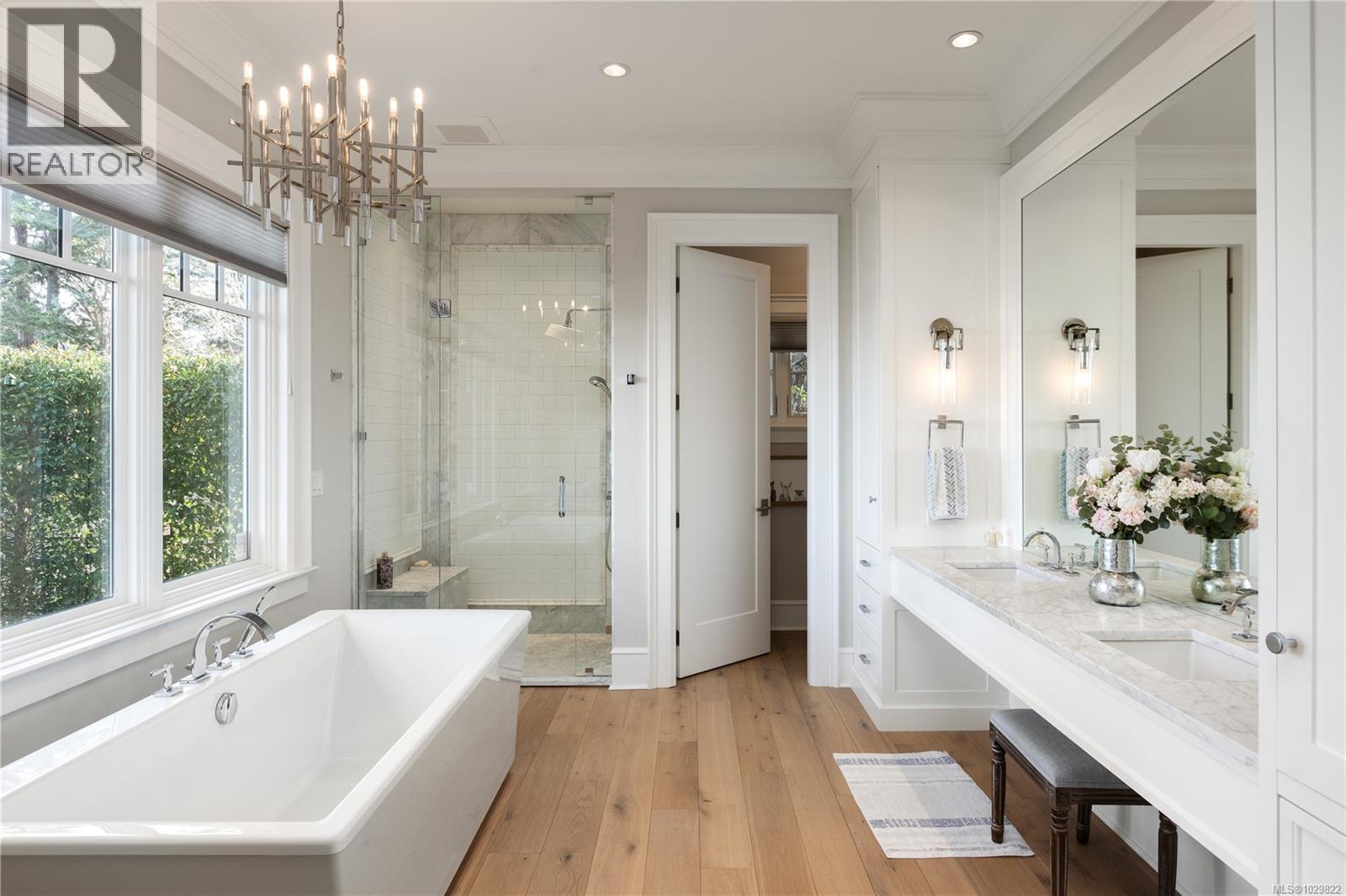  2616 Queenswood Lane, Saanich