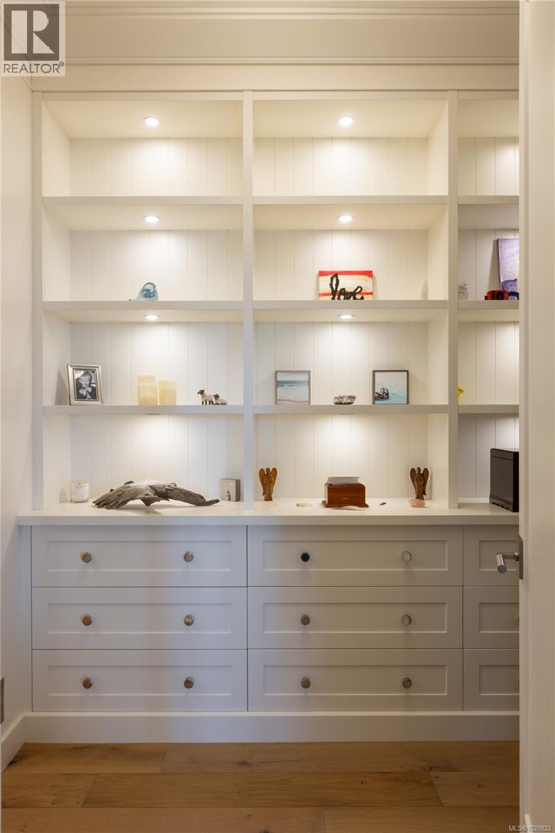  2616 Queenswood Lane, Saanich