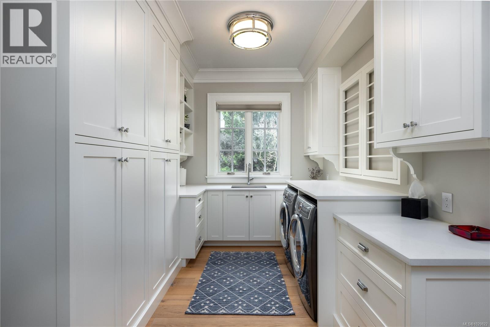  2616 Queenswood Lane, Saanich