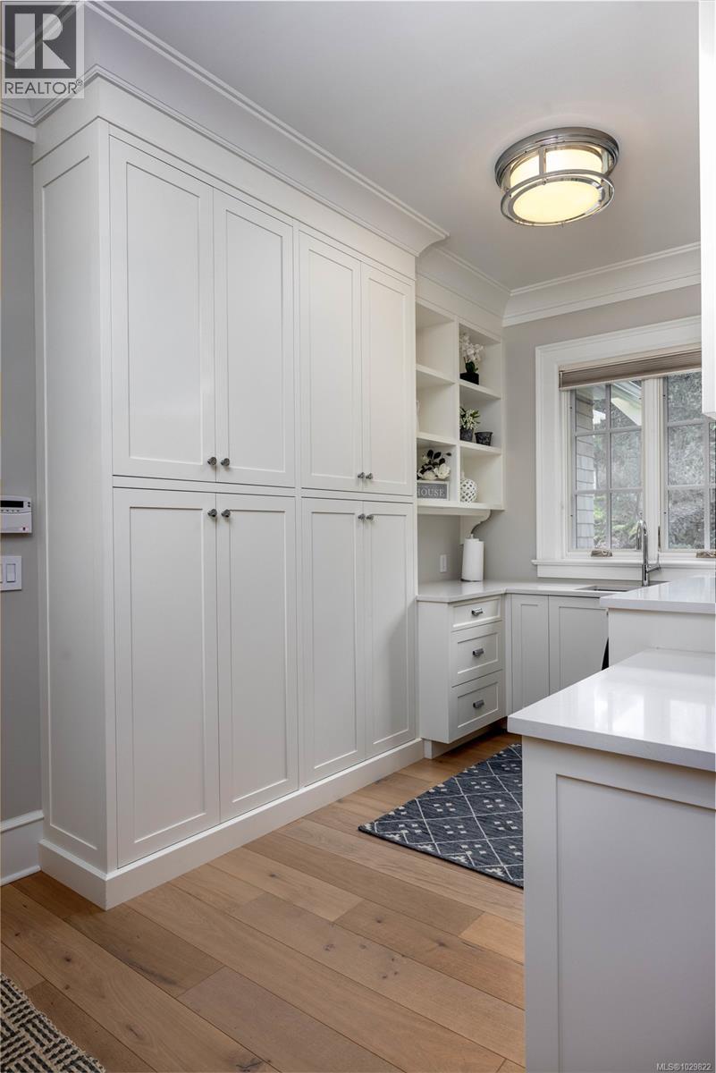  2616 Queenswood Lane, Saanich