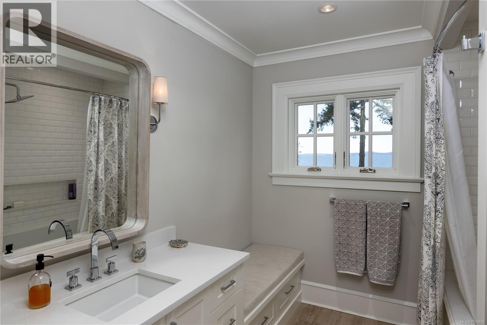 2616 Queenswood Lane, Saanich
