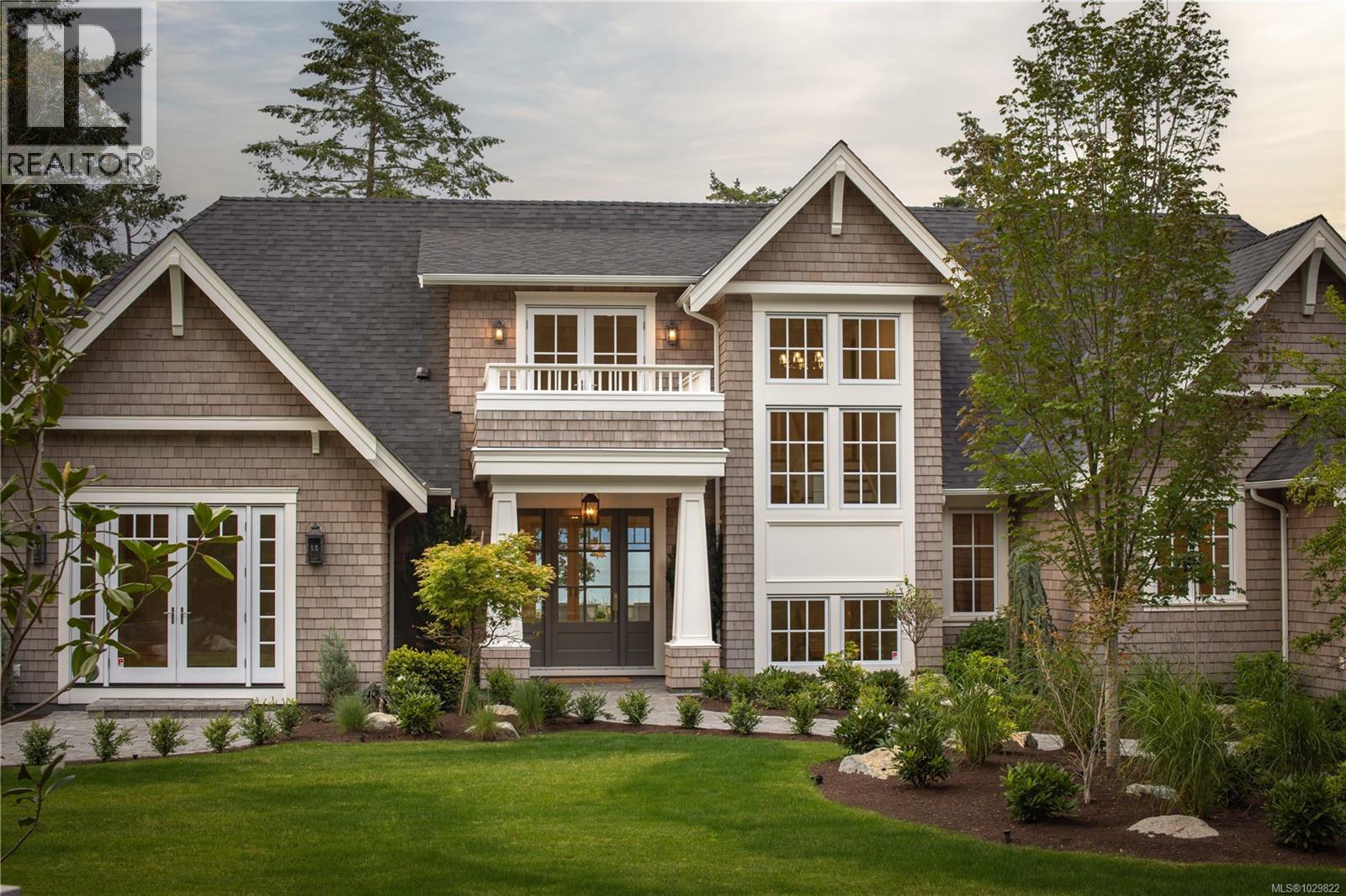  2616 Queenswood Lane, Saanich