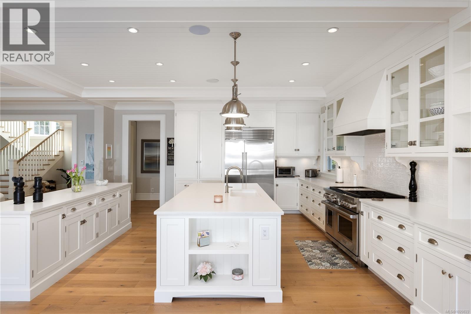  2616 Queenswood Lane, Saanich