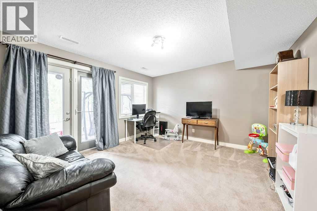Single Family House for Sale in  Sherwood Rise NW Sherwood Calgary 