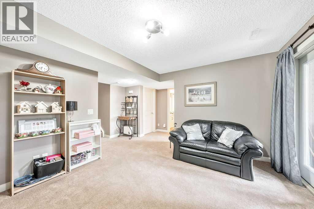 Single Family House for Sale in  Sherwood Rise NW Sherwood Calgary 