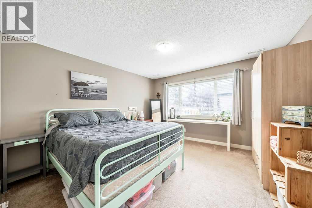 Single Family House for Sale in  Sherwood Rise NW Sherwood Calgary 