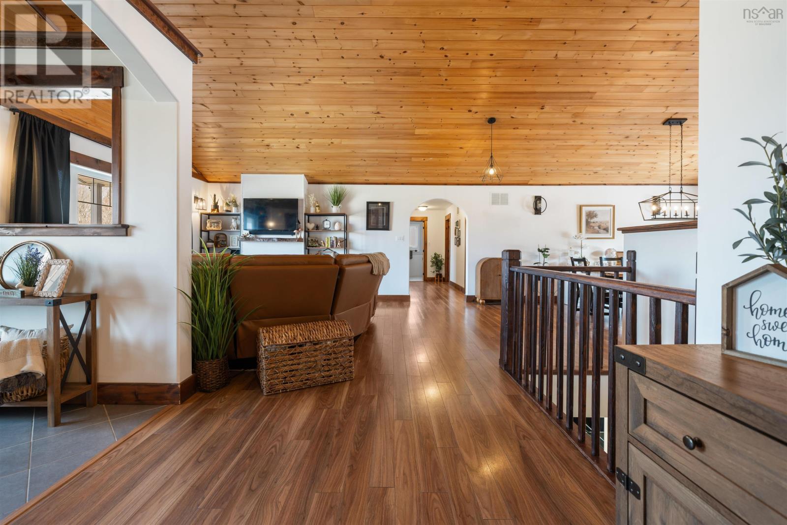 Property 36 of 49 of 4288 Gairloch Road