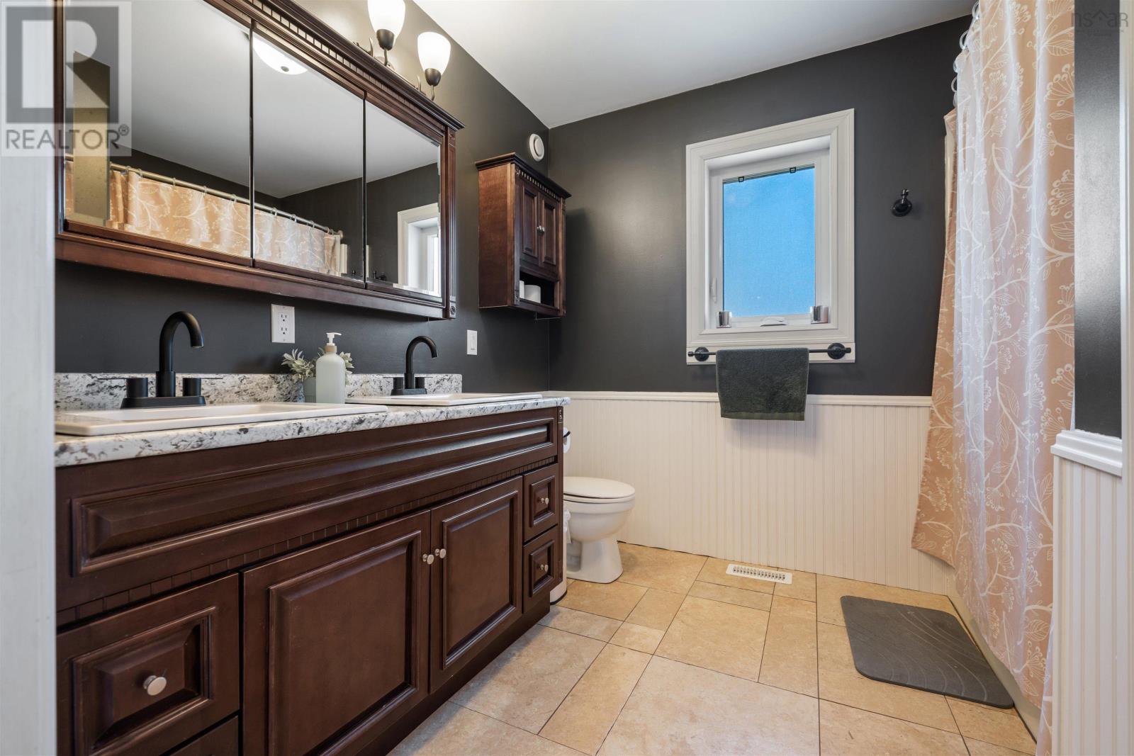 Property 3 of 49 of 4288 Gairloch Road