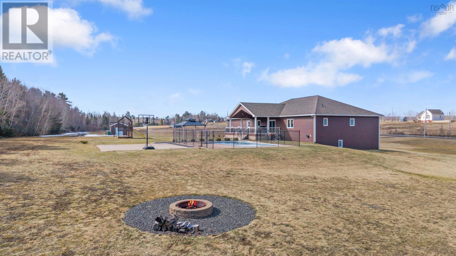 Property 38 of 49 of 4288 Gairloch Road