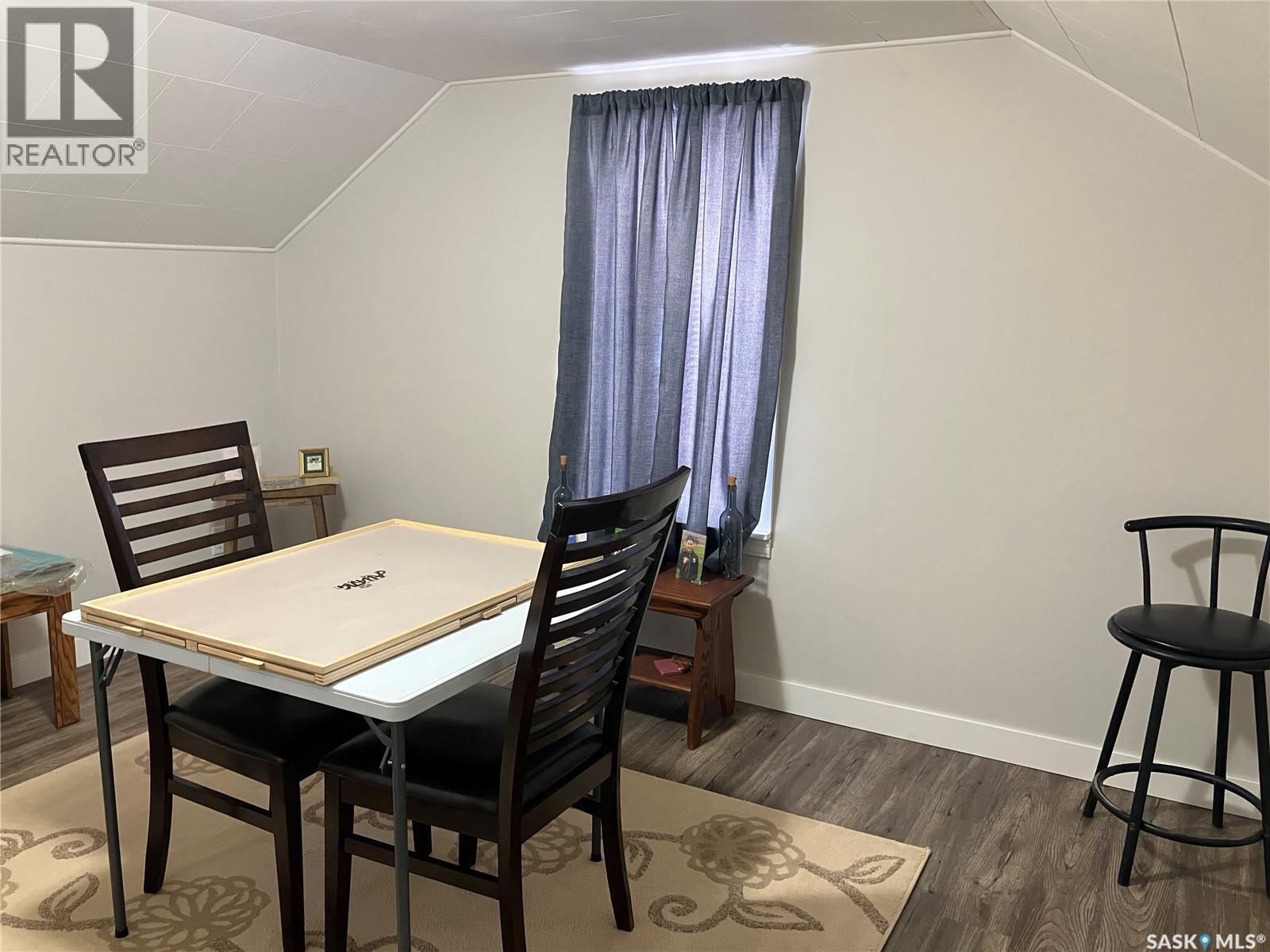 504 Rupert CRESCENT