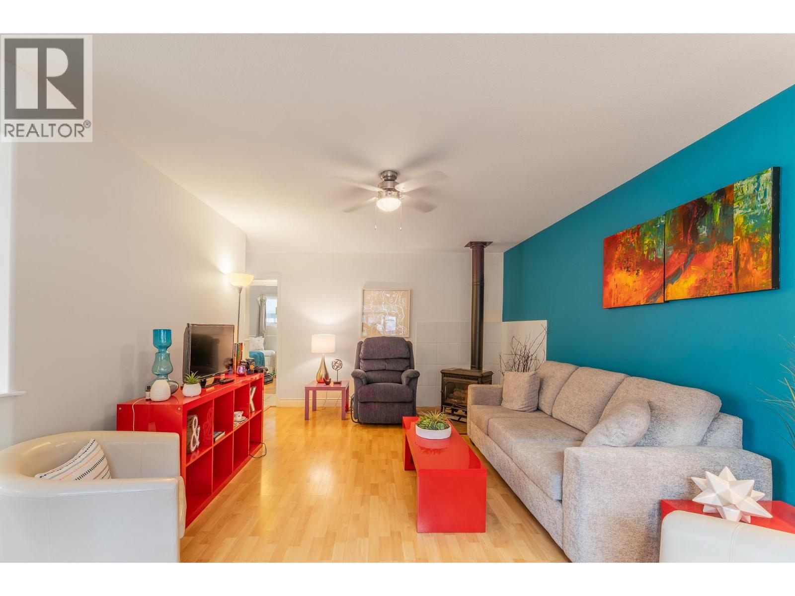  11020 Adams Avenue, Summerland