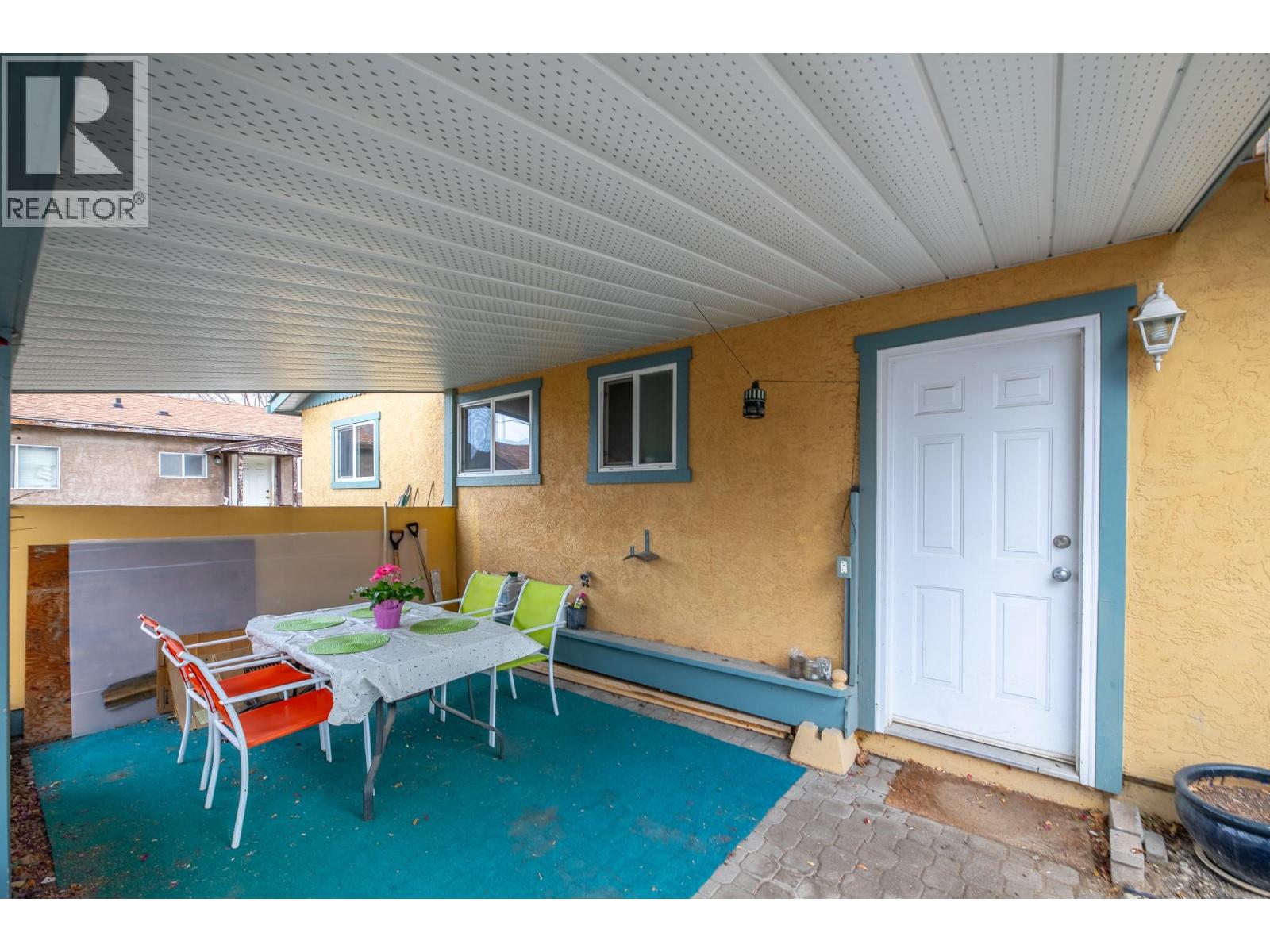  11020 Adams Avenue, Summerland