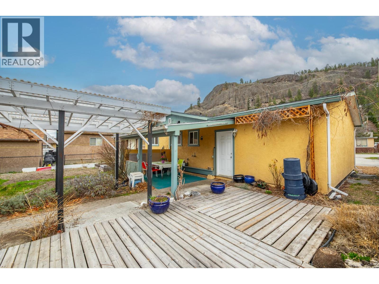  11020 Adams Avenue, Summerland