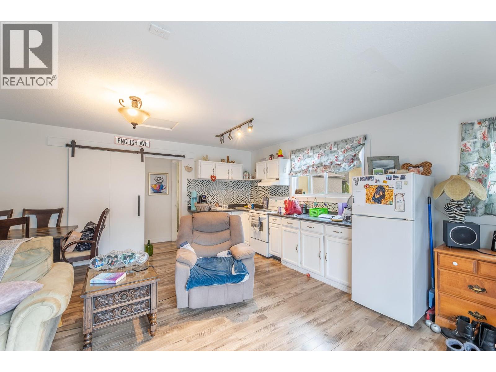  11020 Adams Avenue, Summerland