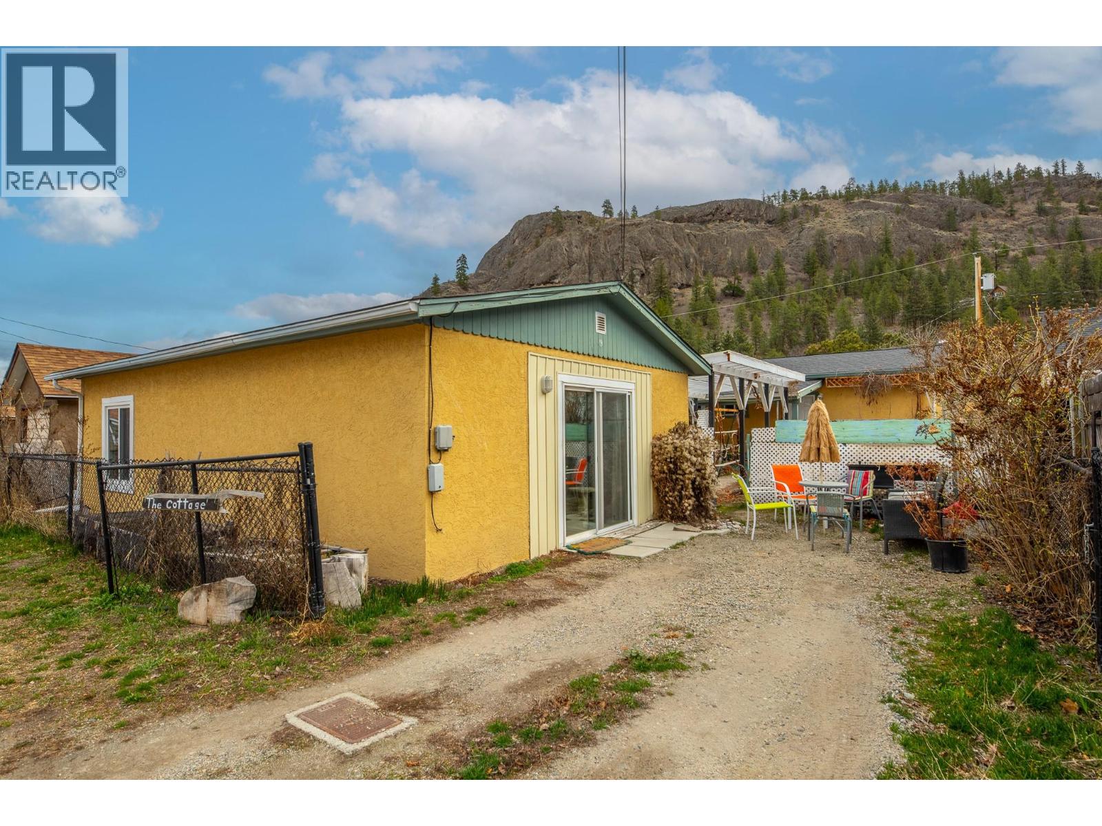  11020 Adams Avenue, Summerland