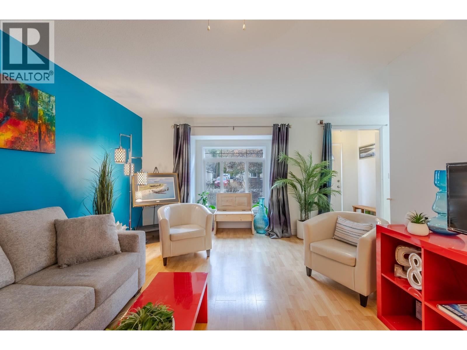  11020 Adams Avenue, Summerland