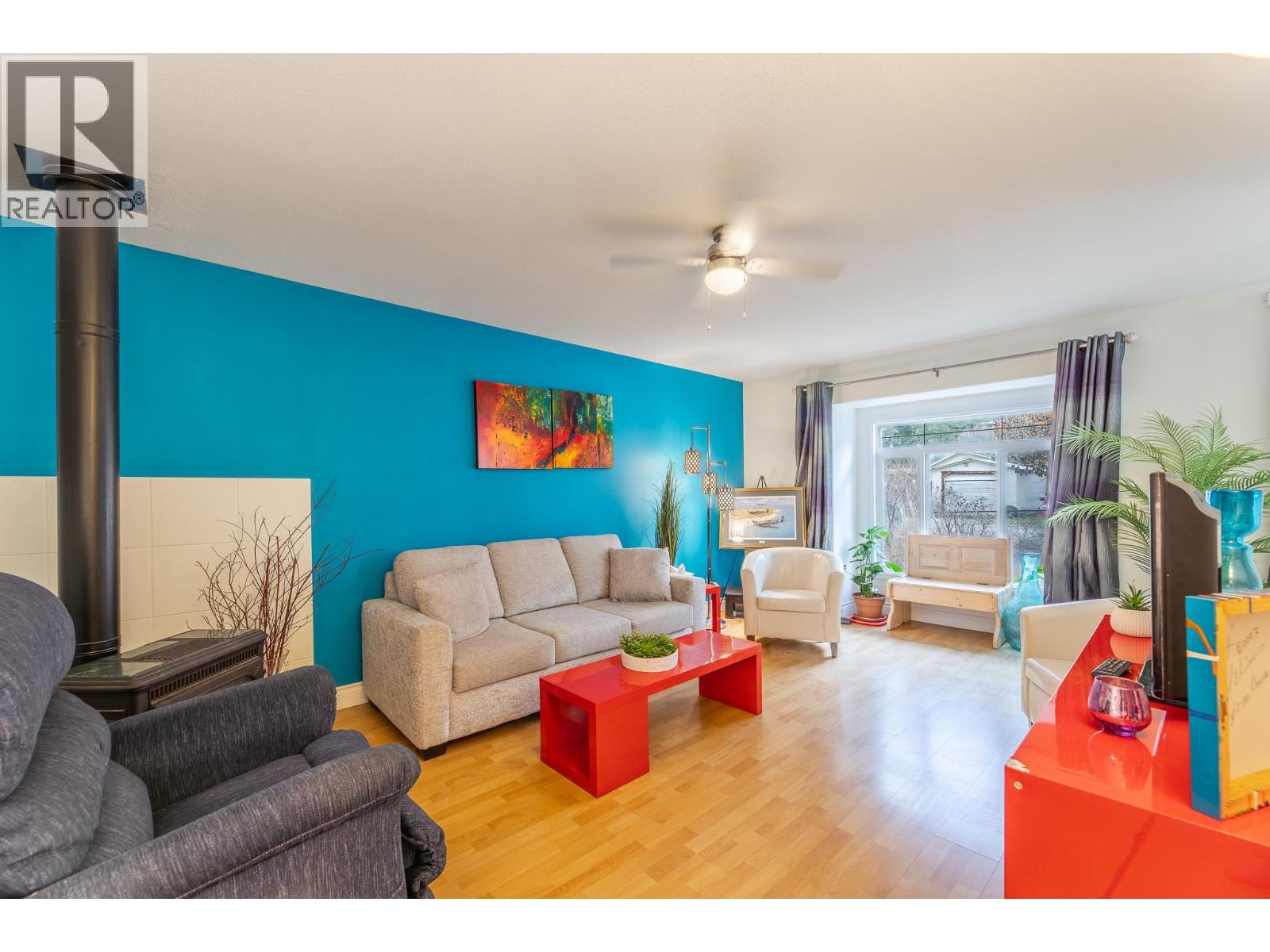  11020 Adams Avenue, Summerland