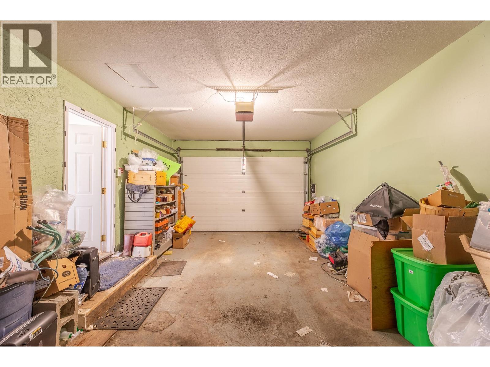  11020 Adams Avenue, Summerland